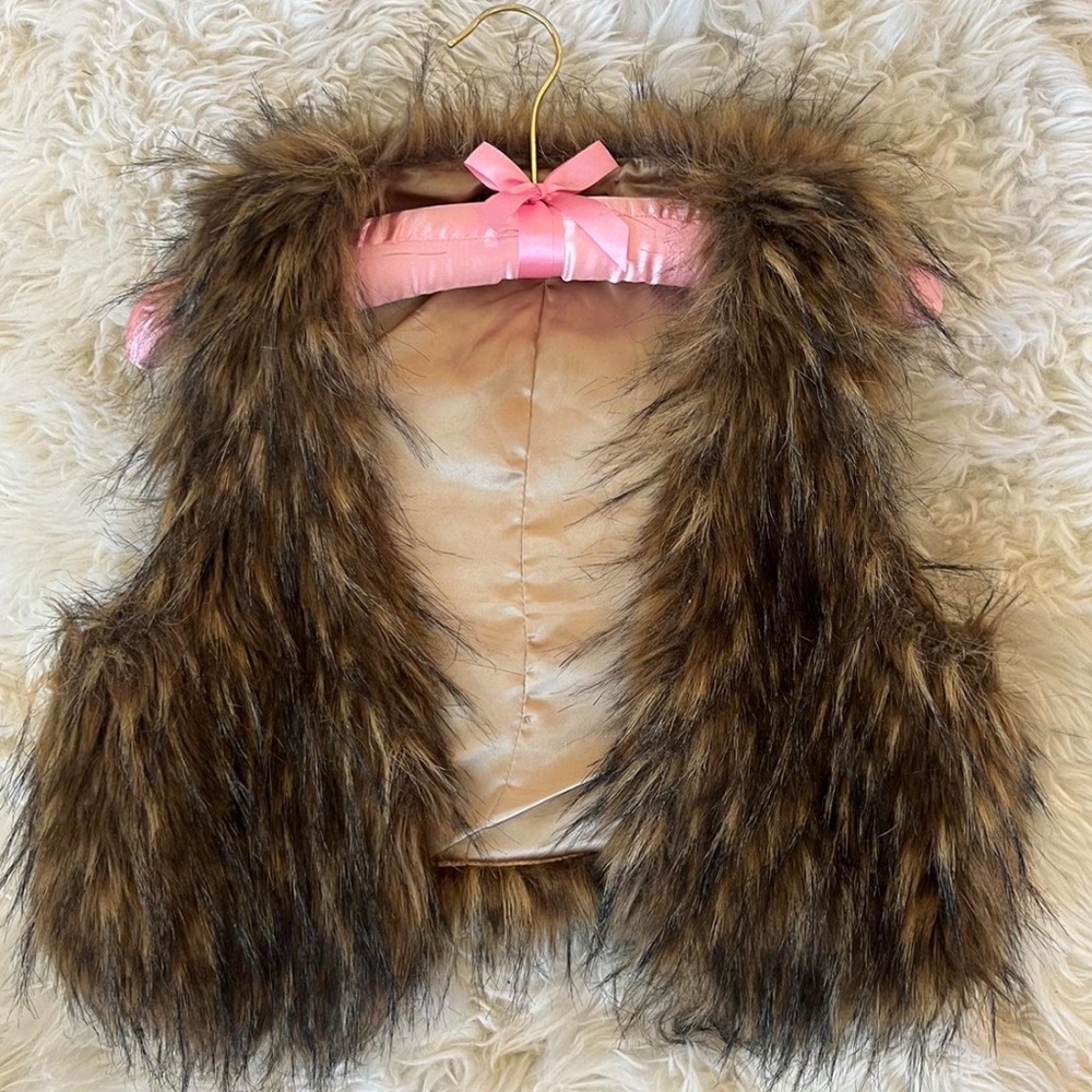 SMALL Forever 21 Tan Faux Fur Vest
